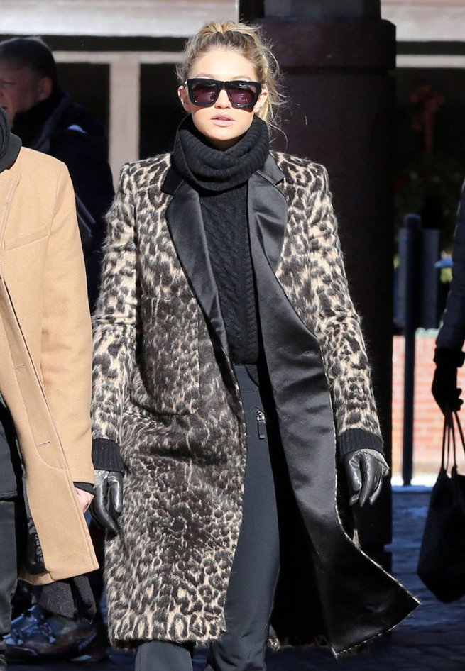 gigi-hadid-out-and-about-in-aspen-12-27-2015_1